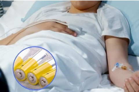 Adolescente hospitalizado en Bogotá tras introducirse una pila en el ano buscando “más energía”