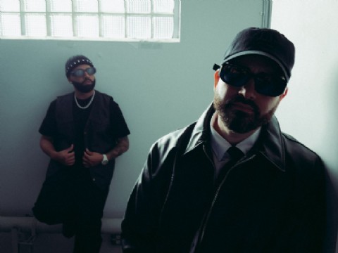 VIDEO | Los Hitmen, arquitectos del sonido urbano, presentan “Dispuesta” junto a Jay Wheeler y Justin Quiles