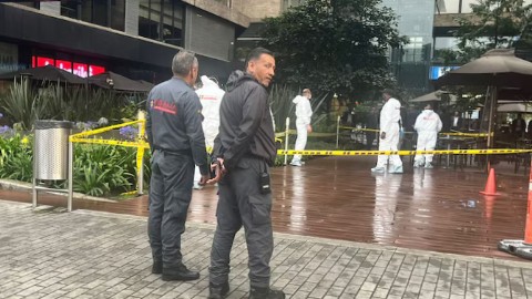 Hombre asesinado a tiros dentro de restaurante en el sector de El Salitre