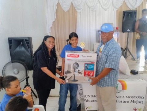 Cartagena: Reyes Magos solidarios llegaron al barrio El Reposo de la mano de una fundación