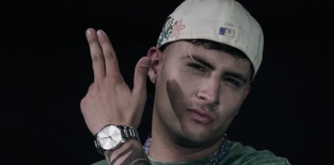 Sazza será telonero de Nicky Jam en Bogotá y prepara el lanzamiento de su nuevo EP