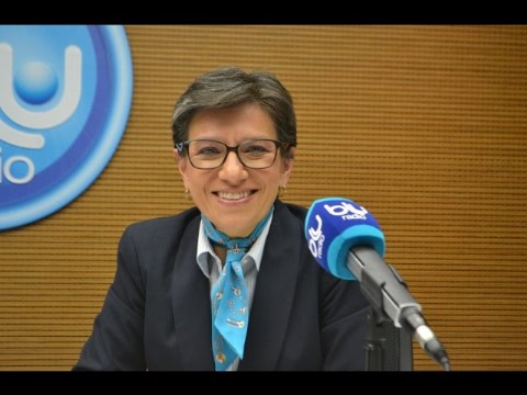 Claudia López genera controversia al atribuirse la reducción del salario de los congresistas