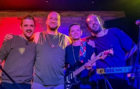 Babuino Quasar presentó su proyecto de rock en español y suma shows con temas como "Primavera"