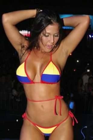 En bikini también se suda la tricolor
