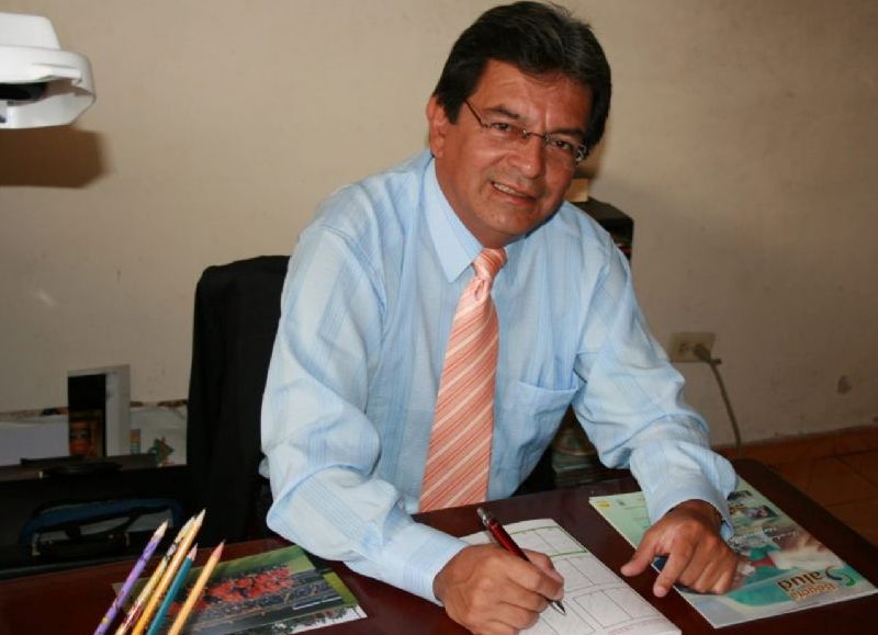 Homenaje a los "cargaladrillos" en conmemoración de los 700 números de El Muro de Pata