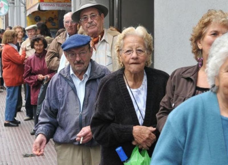 Solo uno de cada cuatro trabajadores logra jubilarse: la informalidad deja a millones sin pensión