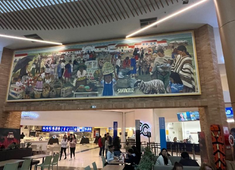 Mural Mercado de Domingo en el Centro Chía: paisaje andino de Colombia