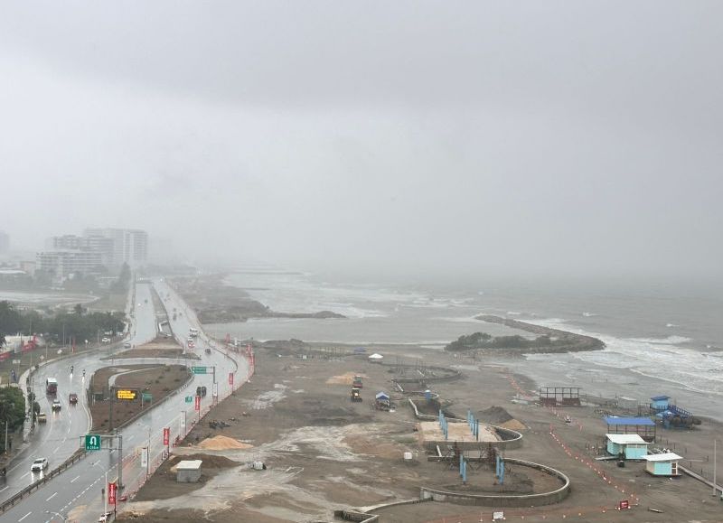 VIDEO | Un fuerte viento frío alteró la movilidad y la actividad turística en Cartagena