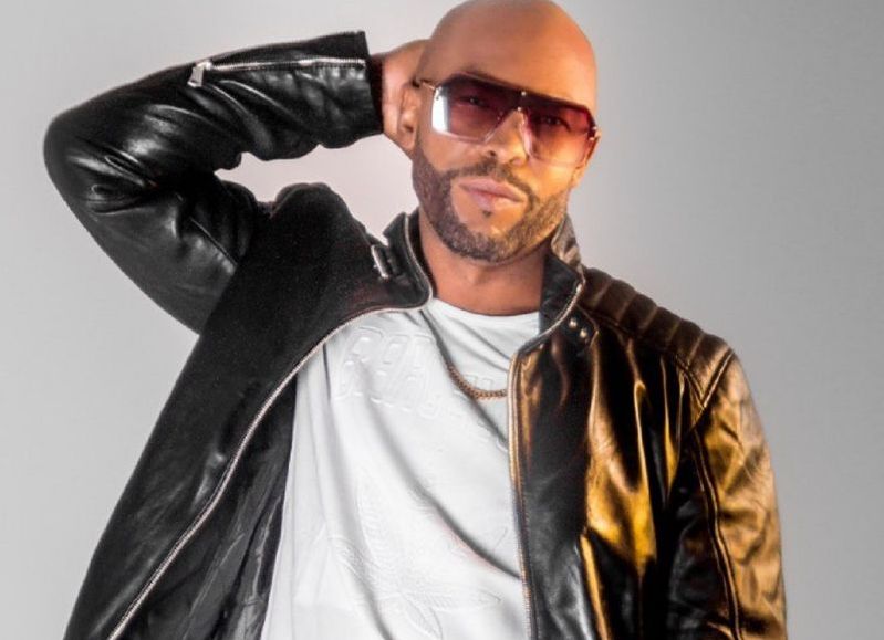 Tony R rindió tributo a Sandy & Papo