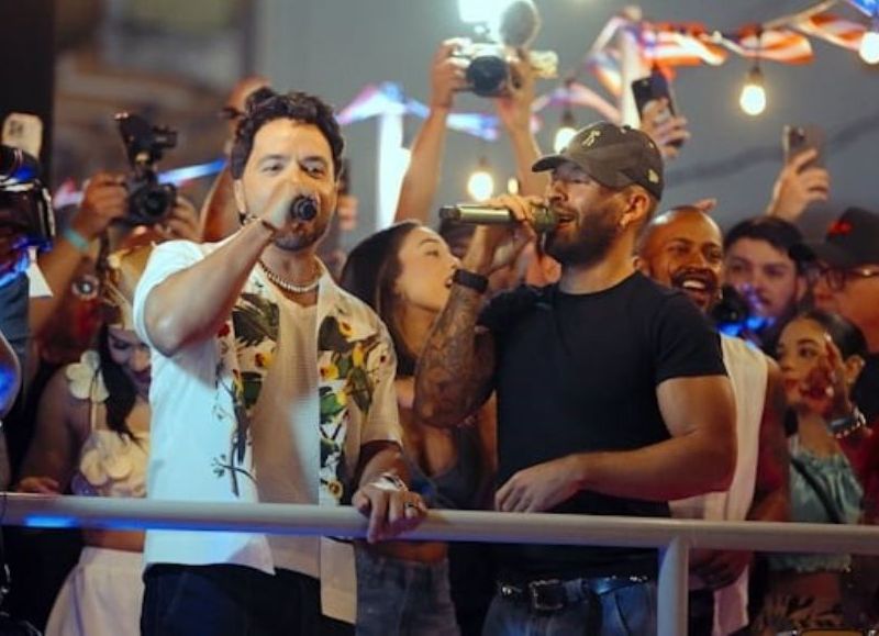 VIDEO | Luis Fonsi y Feid sorprendieron en las Fiestas de San Sebastián con su primera colaboración