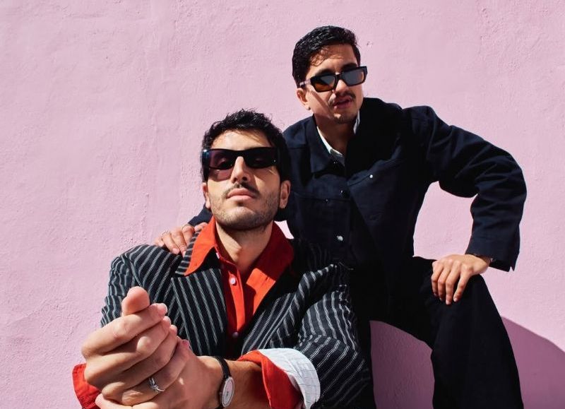 VIDEO | Sebastián Yatra estrena “Cucaracheo”, un manual para sobrevivir al desamor entre amigos