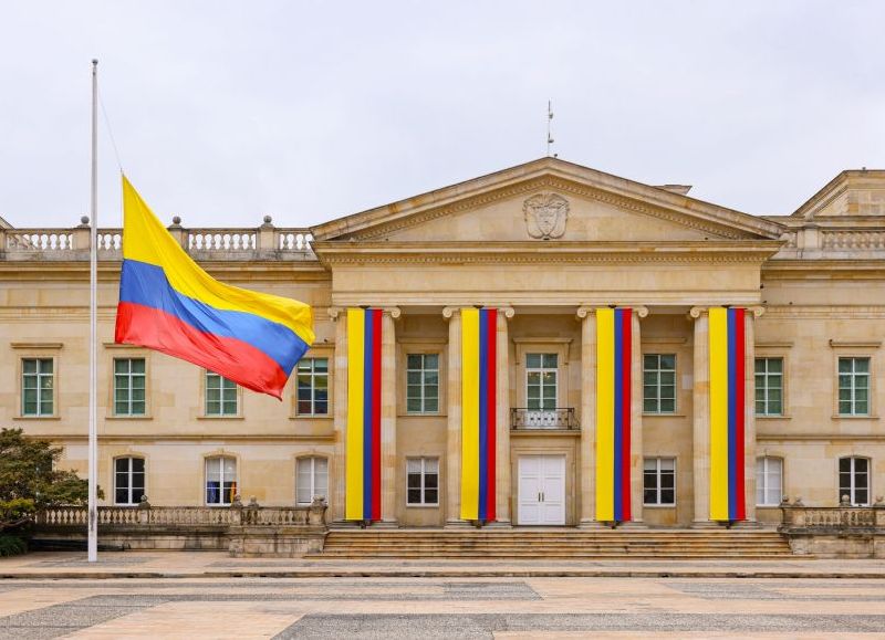 Iván Cepeda, Sergio Fajardo y Abelardo de la Espriella lideran las primeras encuestas rumbo a 2026